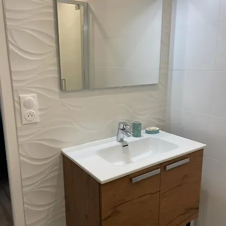 St Amant Tallende 2 Adultes 1 Enfant Possible Apartment Saint-Amant-Tallende